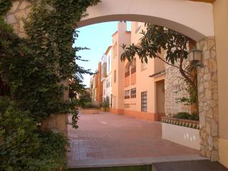 Belvilla by OYO Comte de Empuries Apt B - Empuriabrava - 3