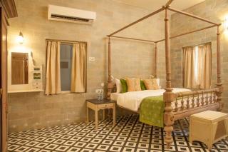 The Ivy House - Calcuta - 1