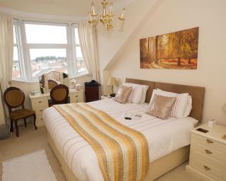 Craig Park House - Airdrie - 7