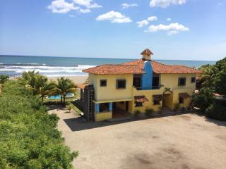 Solyar Luxury Spanish Beachfront Home - Pochomil - 3