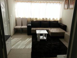 Kartini Apartment - Nin - 0