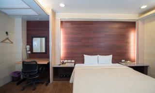 Empire Hotel - 1