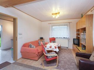 Holiday Home in Altenfeld with Terrace - Altenfeld - 8