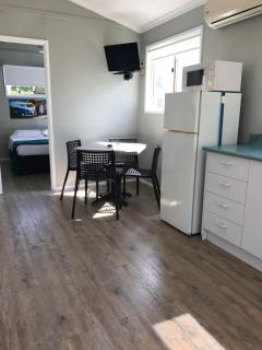 Kingfisher Caravan Park - Tin Can Bay - 4
