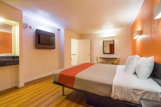 Motel 6-Garland, TX - Northeast Dallas - 2