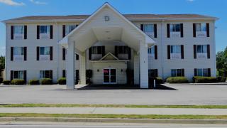 Oak Tree Inn & Suites - Claxton - 1