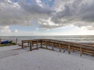 Whitecap Condo Beachfront Splendor - 6