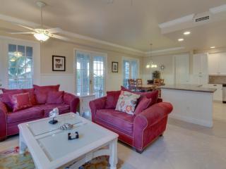 Whitecap Condo Beachfront Splendor - 3