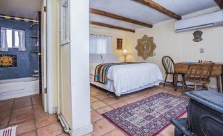 Taos Goji Farm & Eco-Lodge Retreat - Arroyo Seco - 8
