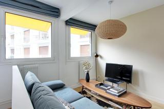 Pick A Flat's Apartment in Eiffel Tower- Boulevard de Grenelle - Paris - 8