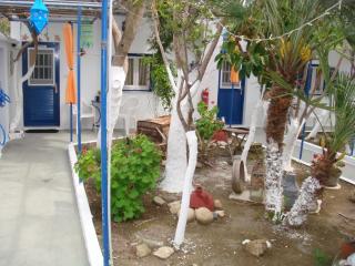Boussetil Rooms CapAnMat - Tinos - 3