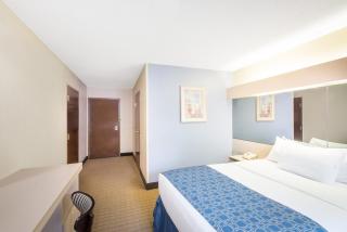Microtel Inn & Suites by Wyndham - 4
