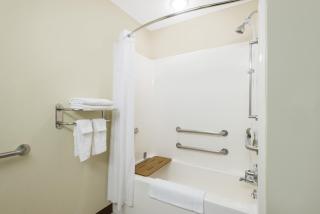 Microtel Inn & Suites by Wyndham - 6