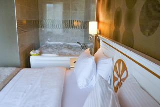 Sputnik Hotel Batumi - 4