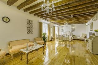Oriente Palace Apartments - 1