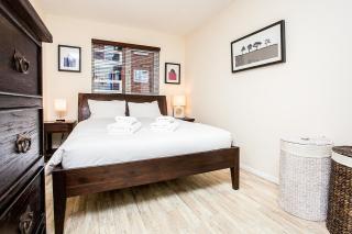 Modern and Spacious Central 1 Bedroom Apartment with Balcony - 1