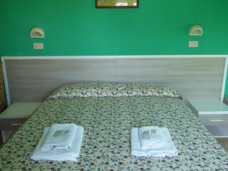 Consul Hotel - 1