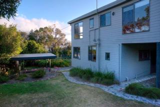 Cove Beach Apartment 1 - Coles Bay - 2