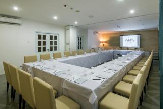Yan's House Hotel - Kuta - 9