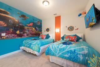 Groovy Mouse House with private pool - 2