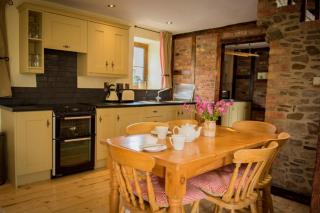 The Bothy Self Catering Accommodation - 4