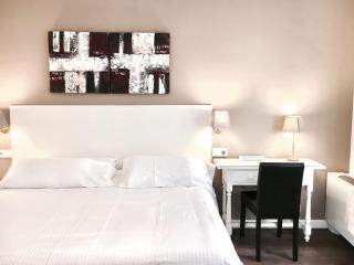 Hotel Carbonell - Llança - 1