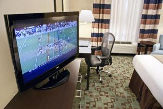 Holiday Inn Express Hotel & Suites Houston NW Beltway 8-West Road by IHG - Houston - 1