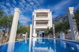Villa Luce mit Pool - 0