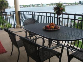 Beach and Bay MediterraneanTownhouse - St. Pete Beach - 9