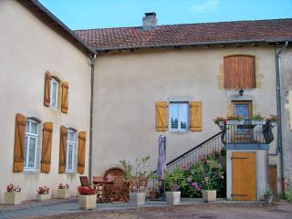 Gite De La Tour De Rouilleres - Ambierle - 1