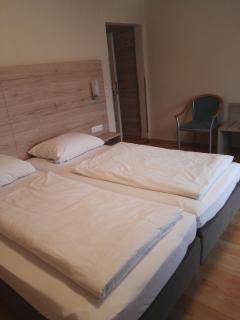 Hotel Gasthof Momm - Brunnthal - 0
