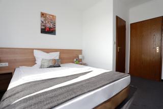 Hotel zwei&vierzig - Vallendar - 0