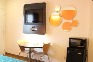 Howard Johnson by Wyndham Lake George - Lake George - 9