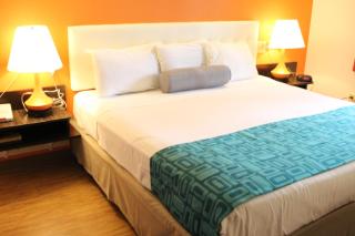 Howard Johnson by Wyndham Lake George - Lake George - 0