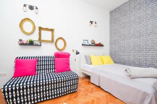 Fab 'n' Chic Apartments - 9