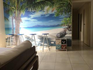 Beach House Getaway 2 - Smiths Beach - 3