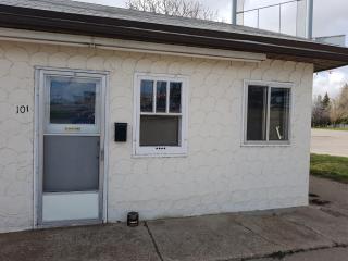 Hat Motel - Medicine Hat - 2