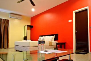 Wau Hotel & Cafe - 8