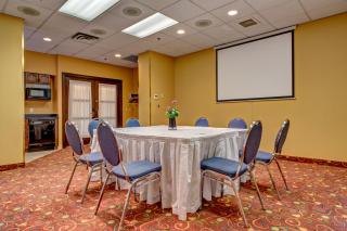 Best Western Plus Suites Downtown Calgary - Calgary - 1