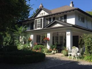 Bernard Gray Hall Bed and Breakfast - 0