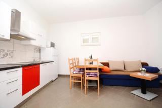 Apartments Katarina - Veli Rat - 1