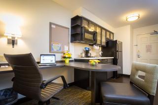 Candlewood Suites Sidney by IHG - 9