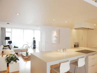 Minimalistic In Premium Location - 5