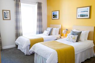 Rose and Crown Hotel - Carmarthen - 0