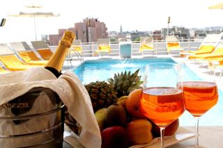 Waldorf Suite Hotel - 1