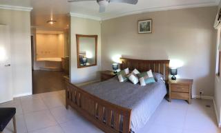Huge House on the Grand Canal sleeps up to seven guests - 4