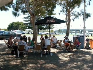 Black Dolphin Waterfront Apartment - San Remo - 2