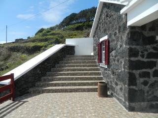 Adega Ninho da Cagarra - Calheta de Nesquim - 3