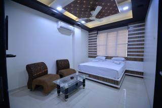 Hotel Radhe Krishna - Solapur - 4