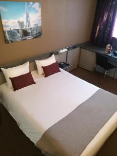 Hotel Gratte-Ciel Ariana - Villeurbanne - 0